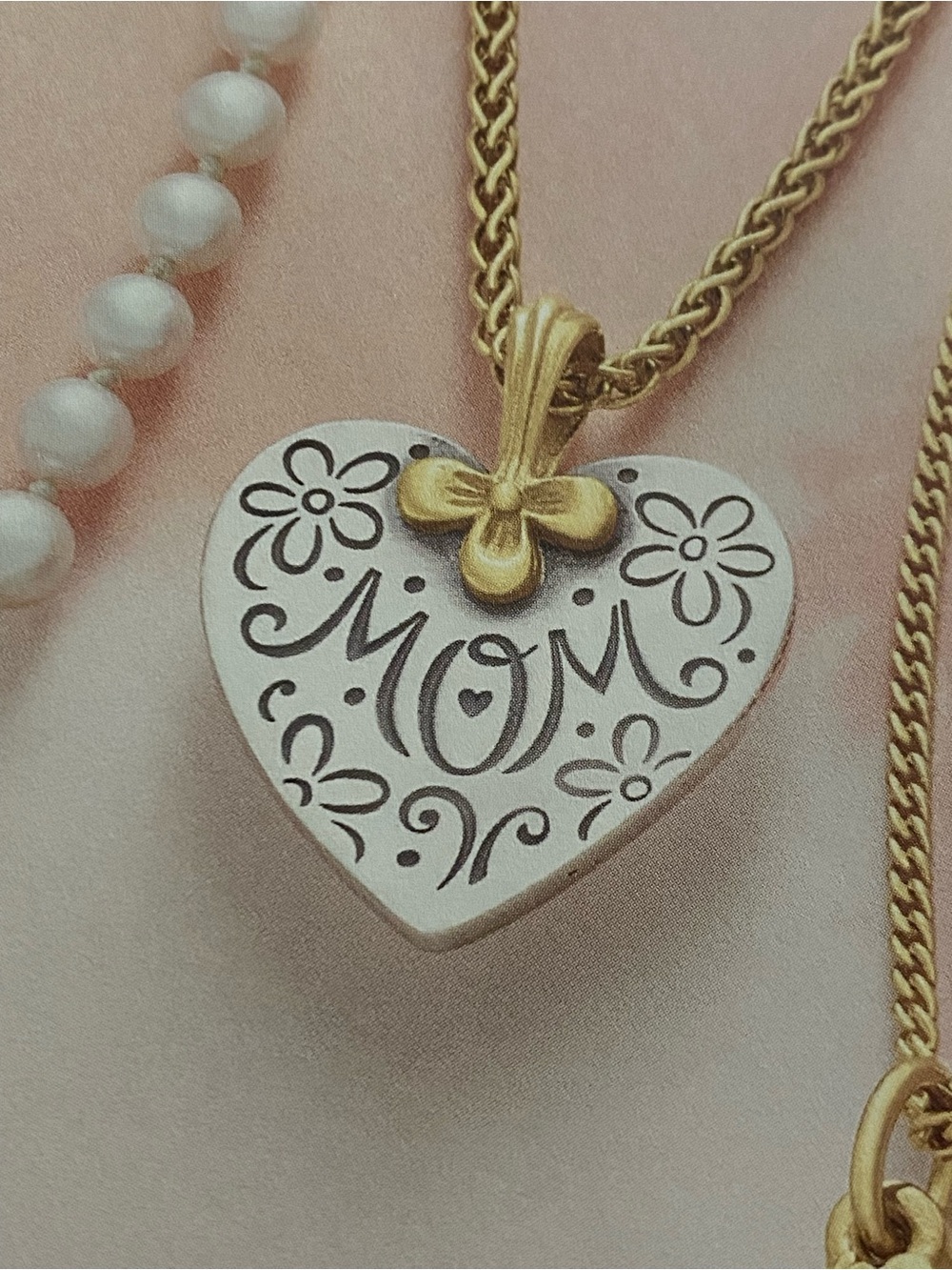 James Avery “Mom” forever pendant with gold & silver  Has a good stamp.
